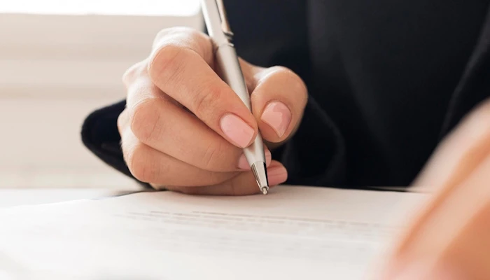 Szerződéskötés - Greenlight Group Kft.